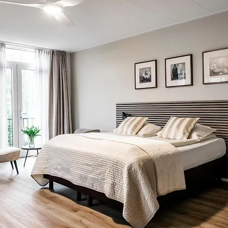 לינה וארוחת בוקר De Logerie אנקהאוזן